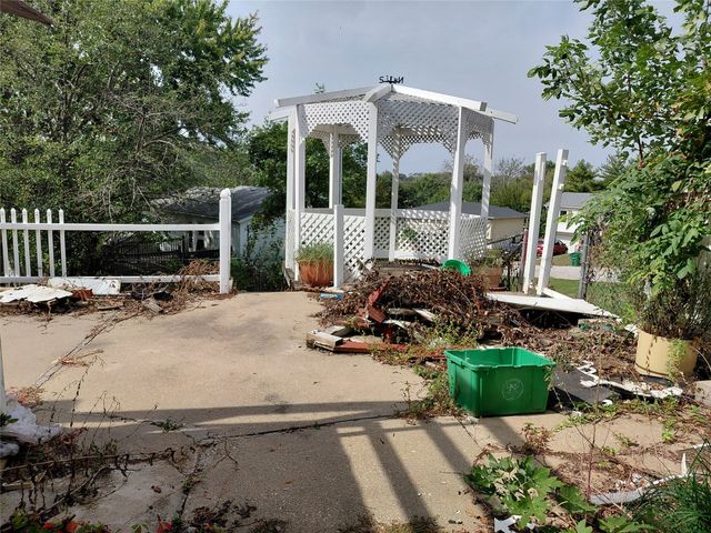 9128 Woodmayr Drive, Norwalk, IA 50211