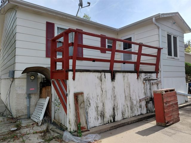 9128 Woodmayr Drive, Norwalk, IA 50211