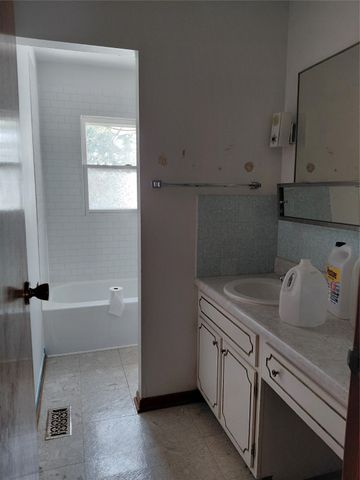 9128 Woodmayr Drive, Norwalk, IA 50211