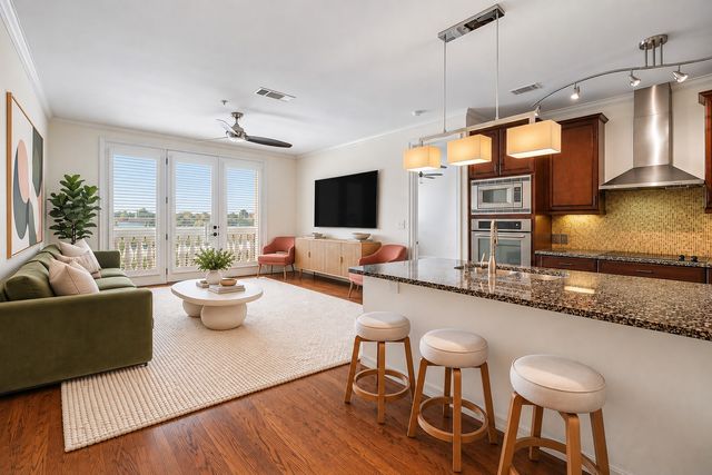 8616 Turtle Creek Boulevard 323, Dallas, TX 75225