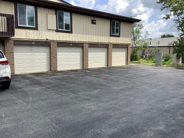 15837 Orlan Brook Drive 19, Orland Park, IL 60462