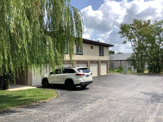 15837 Orlan Brook Drive 19, Orland Park, IL 60462