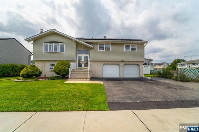 5 La Rosa Drive, Little Ferry, NJ 07643