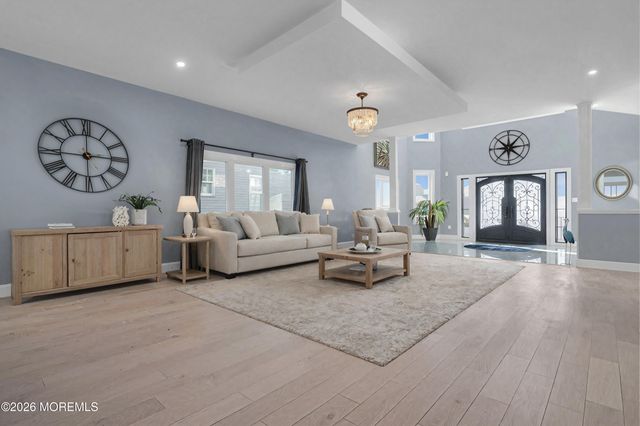 107 Bay Shore Drive, Toms River, NJ 08753