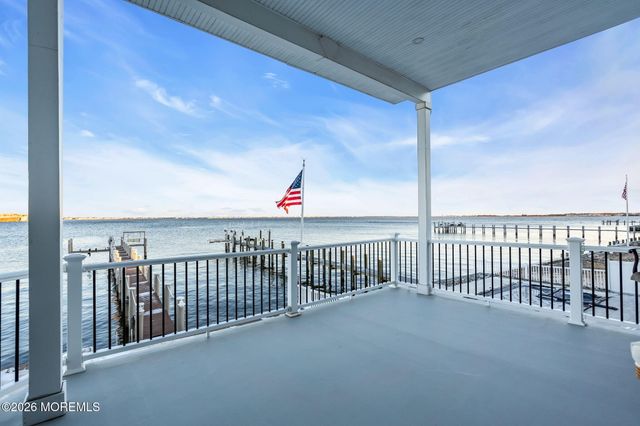 107 Bay Shore Drive, Toms River, NJ 08753