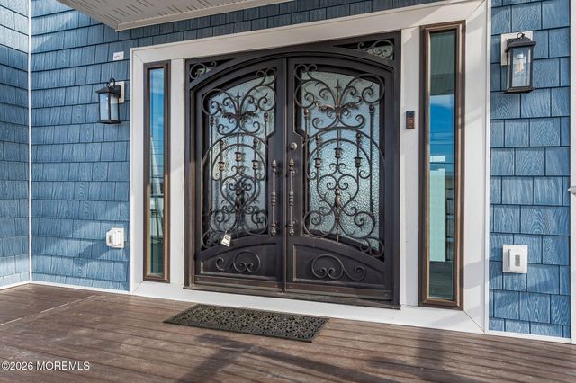 107 Bay Shore Drive, Toms River, NJ 08753