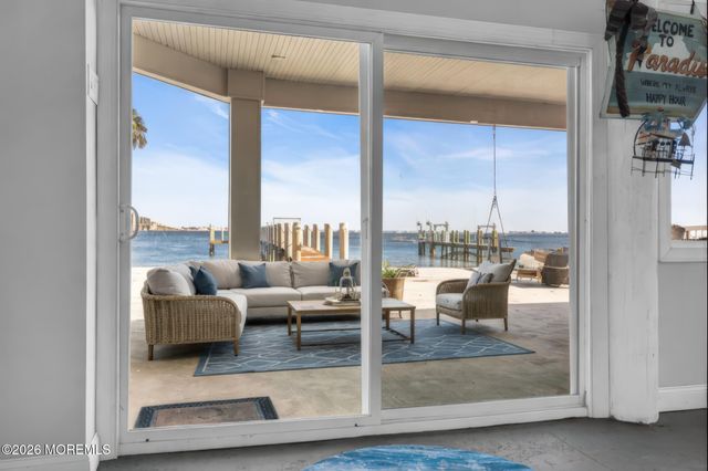 107 Bay Shore Drive, Toms River, NJ 08753