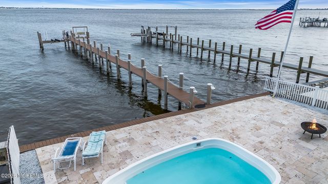 107 Bay Shore Drive, Toms River, NJ 08753