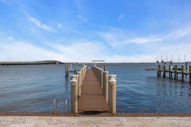 107 Bay Shore Drive, Toms River, NJ 08753