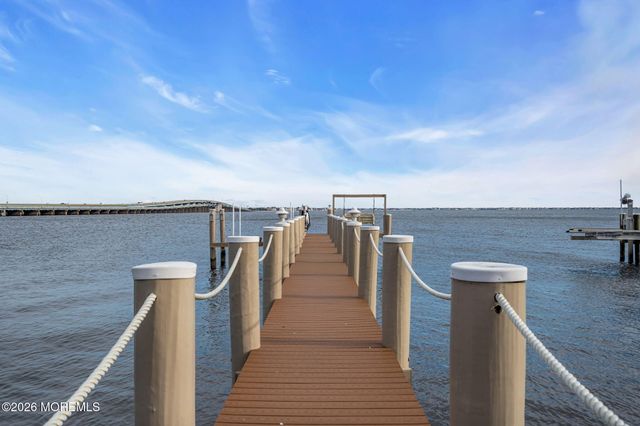 107 Bay Shore Drive, Toms River, NJ 08753