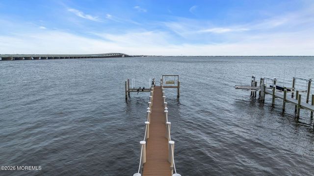 107 Bay Shore Drive, Toms River, NJ 08753