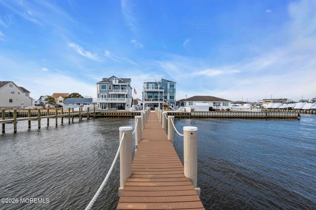 107 Bay Shore Drive, Toms River, NJ 08753