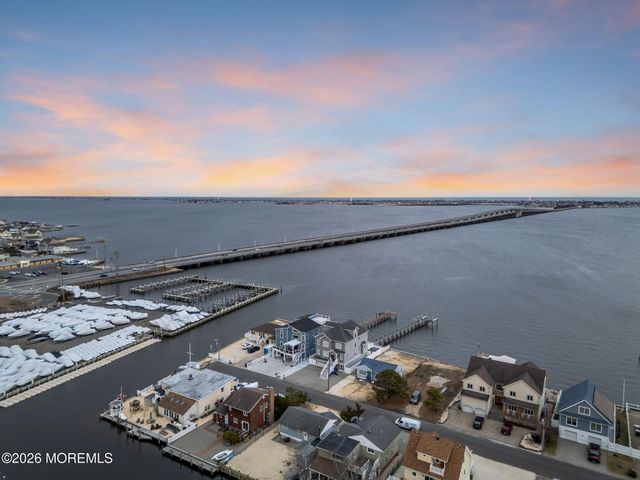 107 Bay Shore Drive, Toms River, NJ 08753