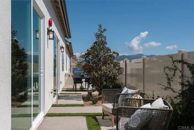 1785 Camino Strava 2, Chula Vista, CA 91913