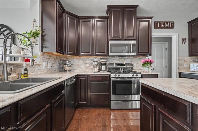 4721 Briar Hill Drive, Ravenna, OH 44266