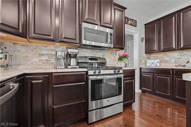 4721 Briar Hill Drive, Ravenna, OH 44266