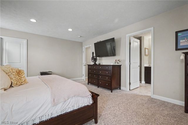 4721 Briar Hill Drive, Ravenna, OH 44266