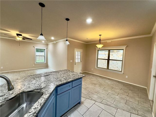 2232 Presley Lane, Springdale, AR 72764
