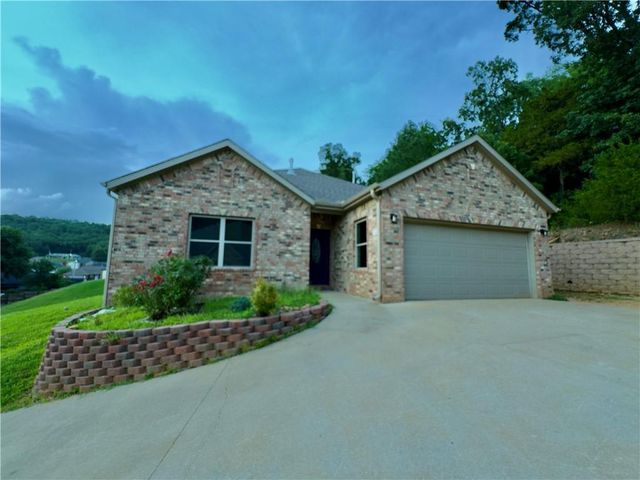 2232 Presley Lane, Springdale, AR 72764