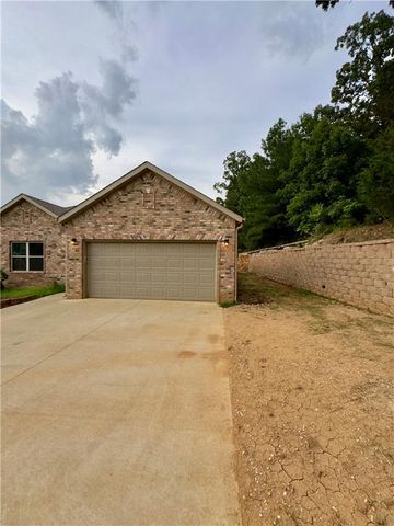 2232 Presley Lane, Springdale, AR 72764