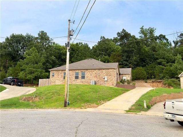 2232 Presley Lane, Springdale, AR 72764
