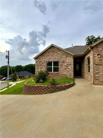 2232 Presley Lane, Springdale, AR 72764
