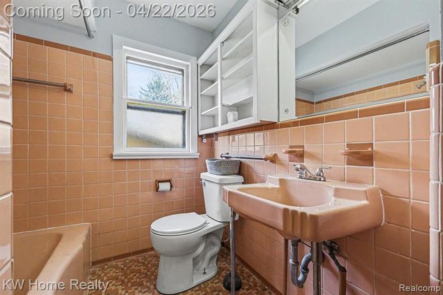 26932 W 6 Mile Road, Redford, MI 48240