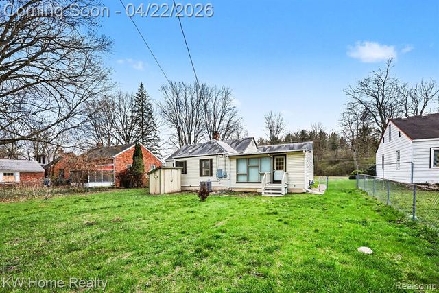 26932 W 6 Mile Road, Redford, MI 48240