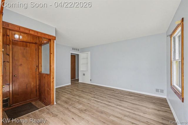 26932 W 6 Mile Road, Redford, MI 48240