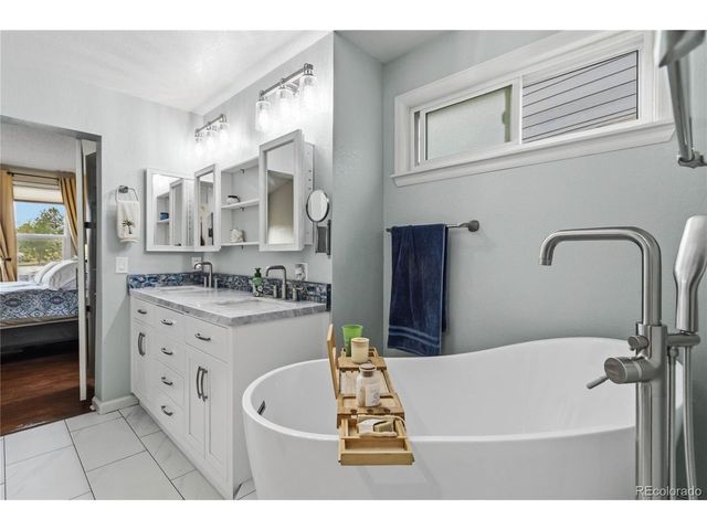 2426 Lansdowne Ct, Highlands Ranch, CO 80126