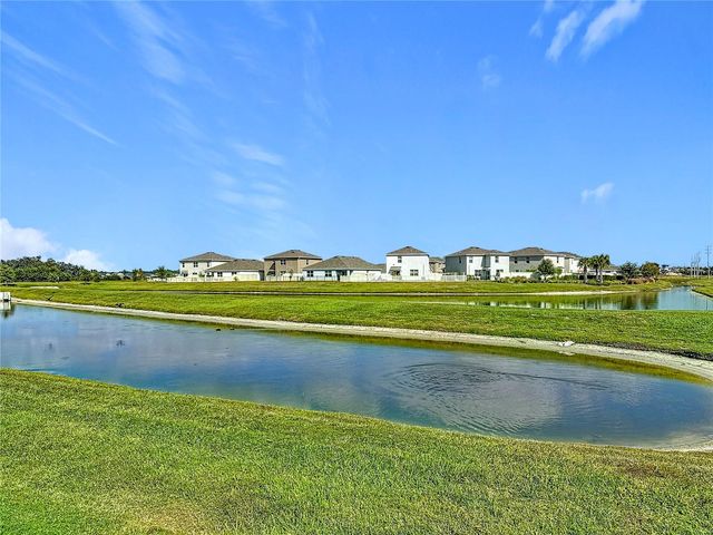 2682 COMMON FIG RUN, Wesley Chapel, FL 33543