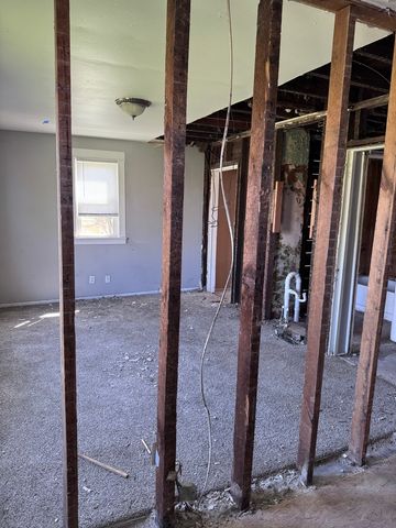 604 W 2ND Avenue, Milan, IL 61264