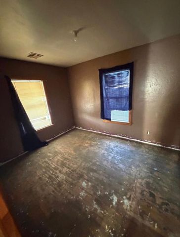 2124 SW 21st Street, Oklahoma City, OK 73108