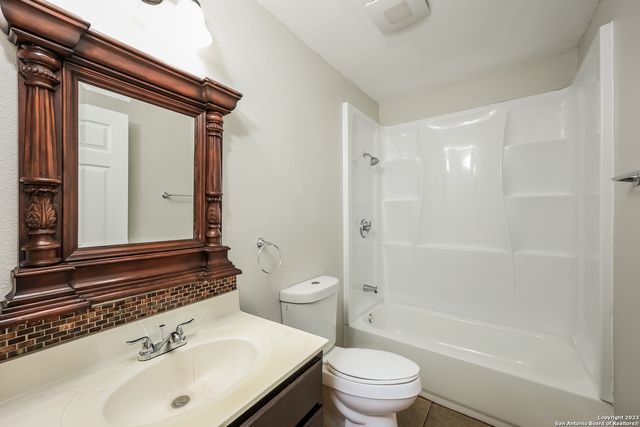 2886 Almond Field, San Antonio, TX 78245