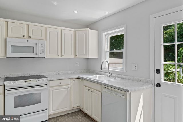 1305 BRIXTON RD, Baltimore, MD 21239