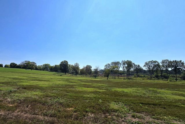 616 N James M Campbell Blvd, Columbia, TN 38401