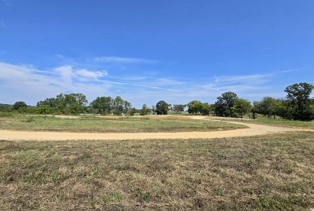 616 N James M Campbell Blvd, Columbia, TN 38401