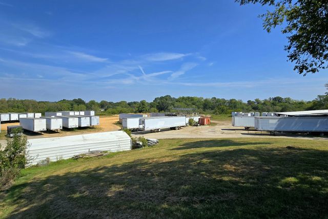 616 N James M Campbell Blvd, Columbia, TN 38401