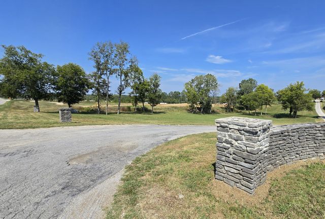 616 N James M Campbell Blvd, Columbia, TN 38401