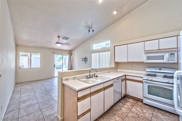 1854 Vista Del Oso Way, North Las Vegas, NV 89031