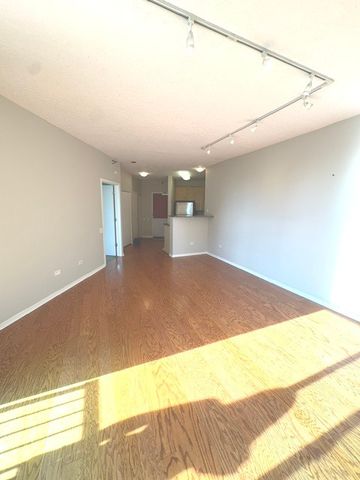 600 N Kingsbury Street 1614, Chicago, IL 60610
