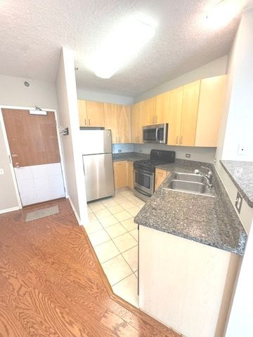 600 N Kingsbury Street 1614, Chicago, IL 60610