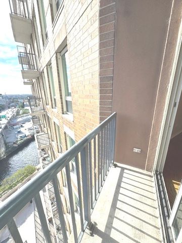 600 N Kingsbury Street 1614, Chicago, IL 60610