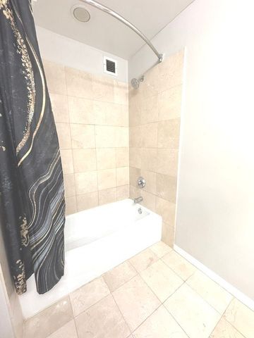 600 N Kingsbury Street 1614, Chicago, IL 60610