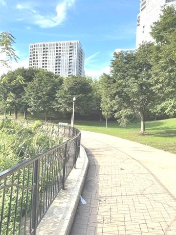 600 N Kingsbury Street 1614, Chicago, IL 60610