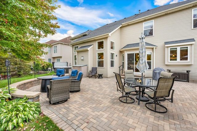 631 Bennett Drive, North Aurora, IL 60542