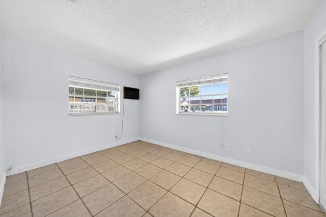 121 NW 56th Court 1-2, Oakland Park, FL 33309