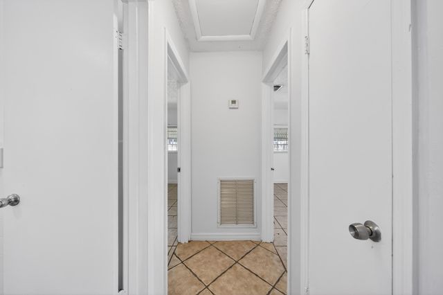 121 NW 56th Court 1-2, Oakland Park, FL 33309