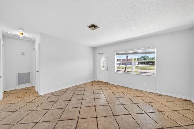 121 NW 56th Court 1-2, Oakland Park, FL 33309