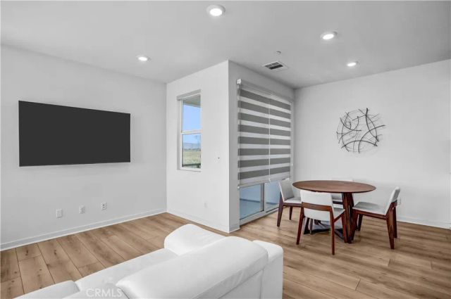 3620 S Allston Paseo 8, Ontario, CA 91761